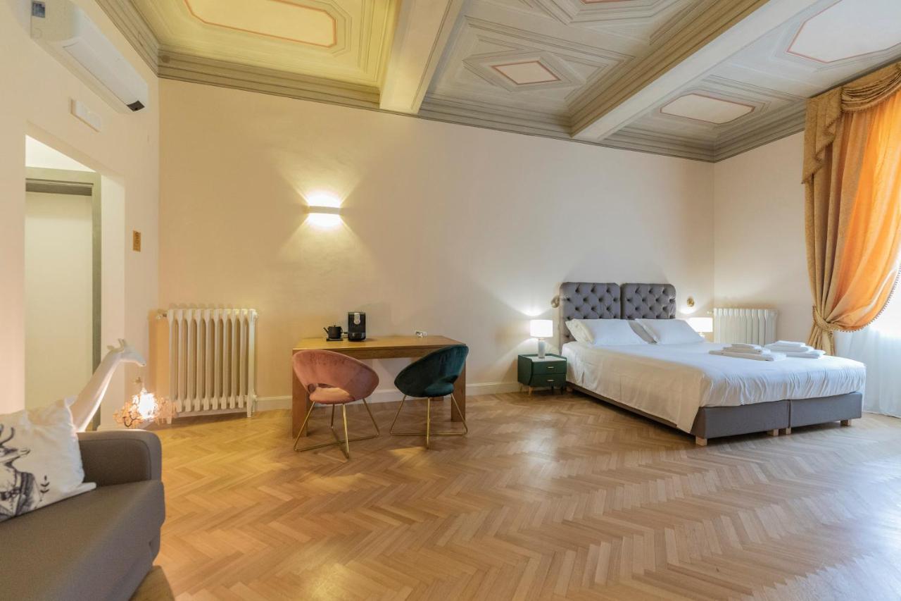 Aldrovandi Luxury Suites And Apartment Bolonia Exterior foto