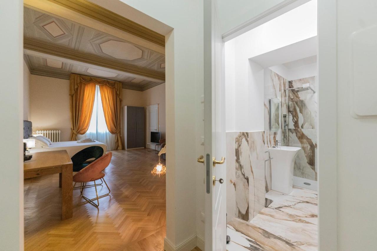 Aldrovandi Luxury Suites And Apartment Bolonia Exterior foto