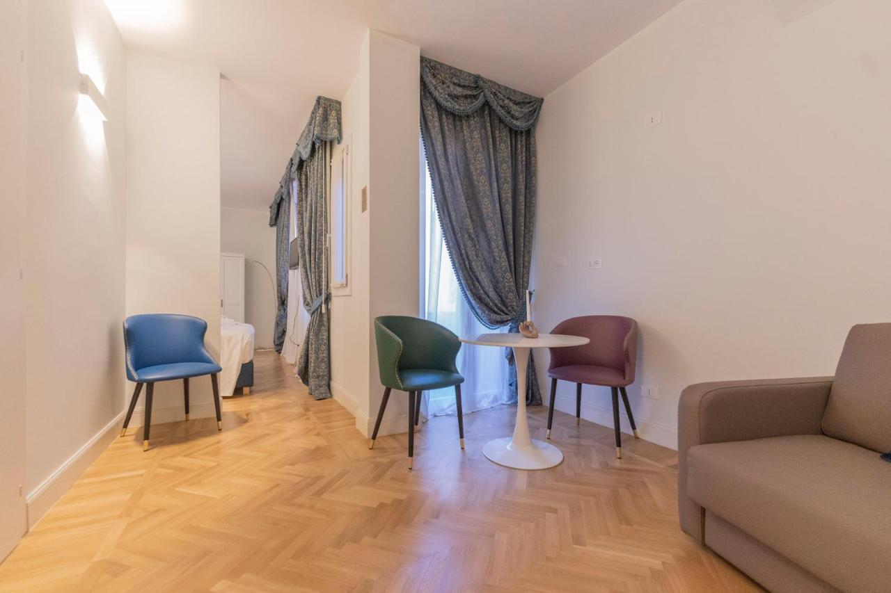 Aldrovandi Luxury Suites And Apartment Bolonia Exterior foto