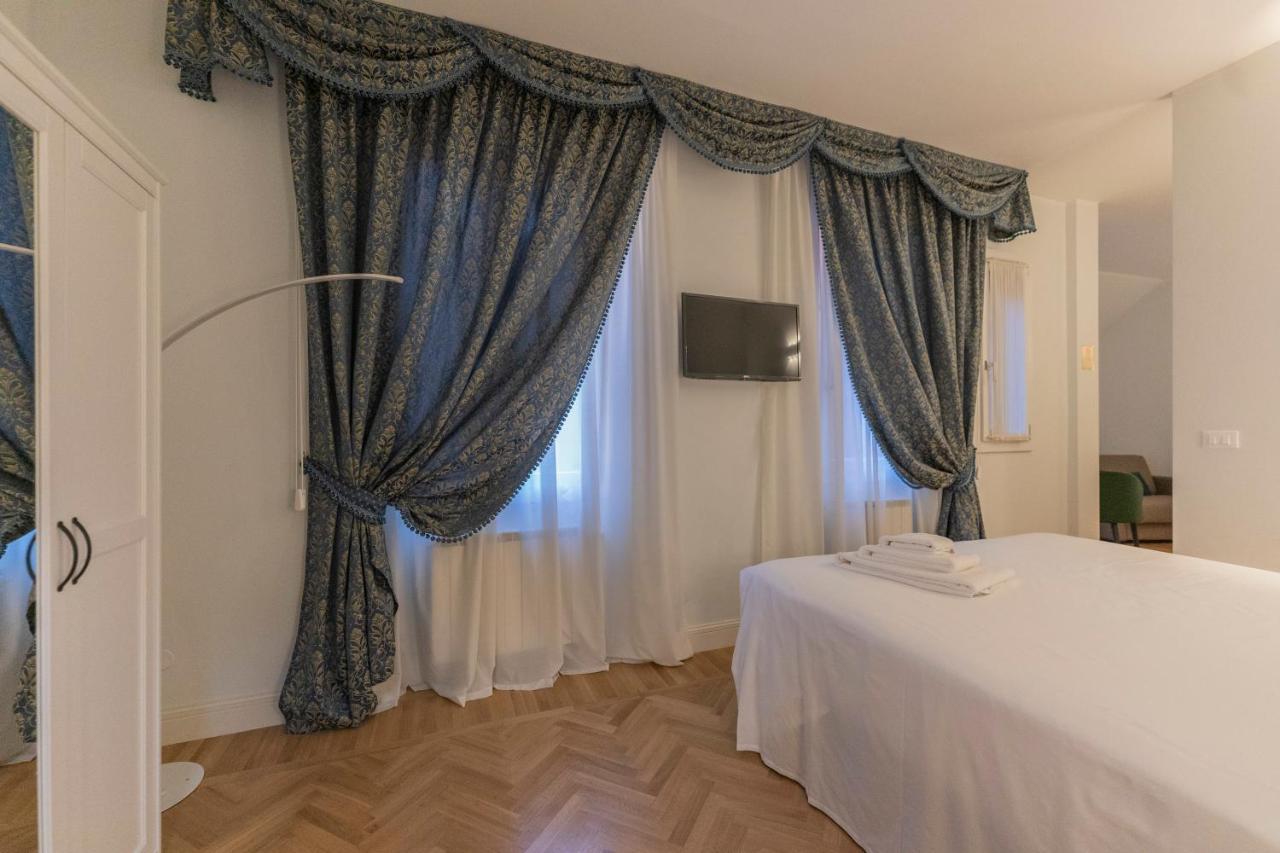 Aldrovandi Luxury Suites And Apartment Bolonia Exterior foto