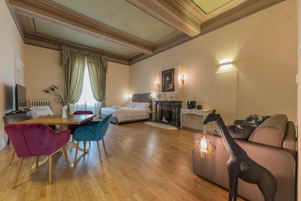 Aldrovandi Luxury Suites And Apartment Bolonia Exterior foto