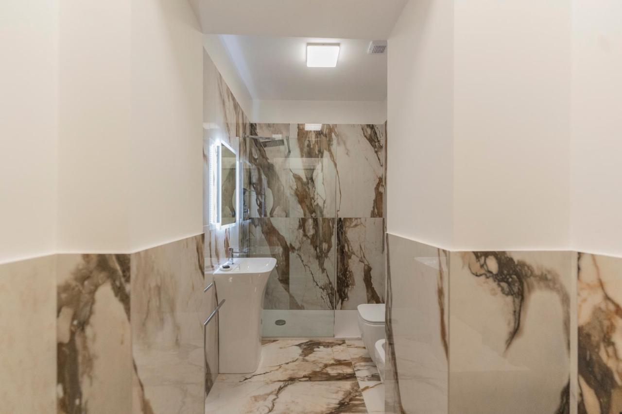 Aldrovandi Luxury Suites And Apartment Bolonia Exterior foto