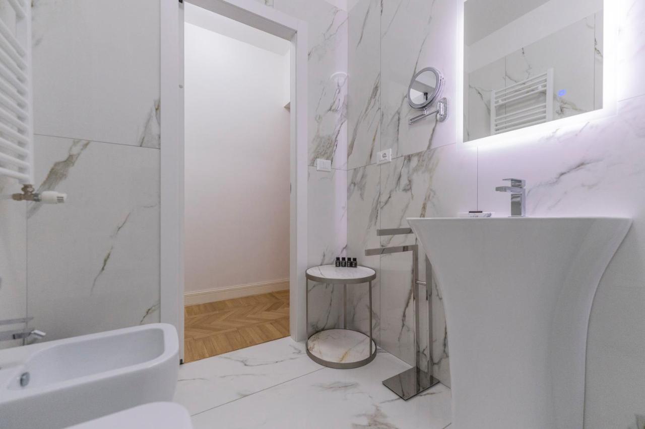 Aldrovandi Luxury Suites And Apartment Bolonia Exterior foto
