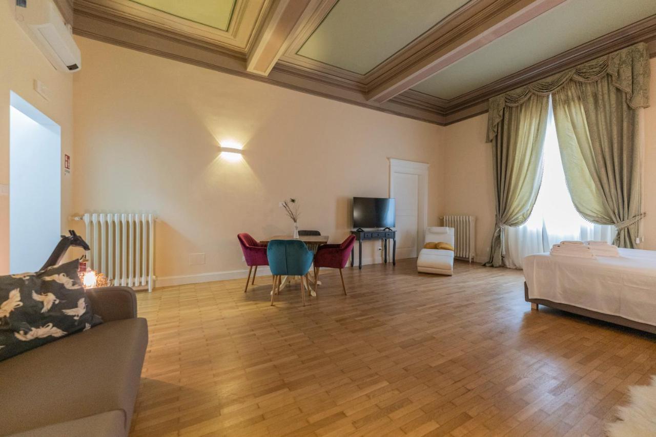 Aldrovandi Luxury Suites And Apartment Bolonia Exterior foto