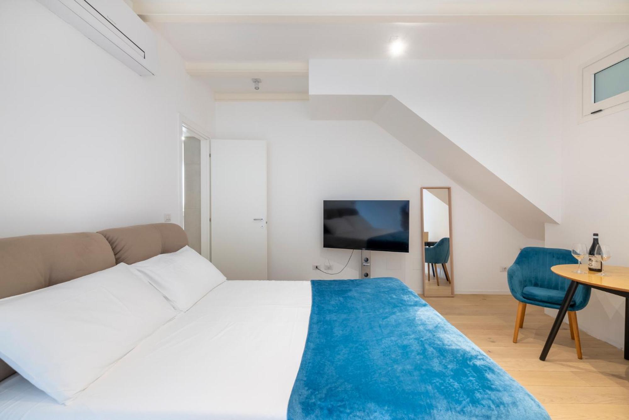 Aldrovandi Luxury Suites And Apartment Bolonia Exterior foto