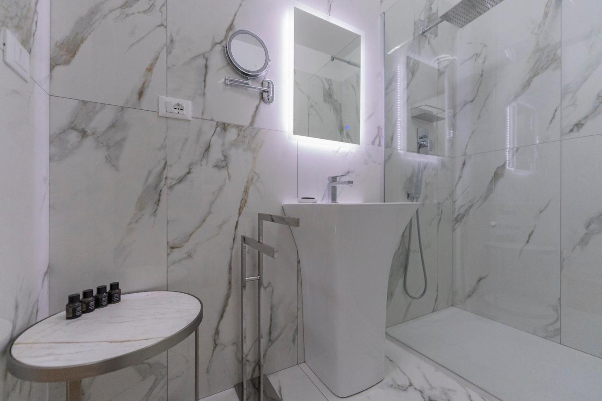 Aldrovandi Luxury Suites And Apartment Bolonia Exterior foto